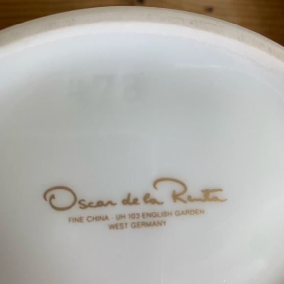 OSCAR DE LA RENTA ENGLISH GARDEN VASE - Picture 12 of 15